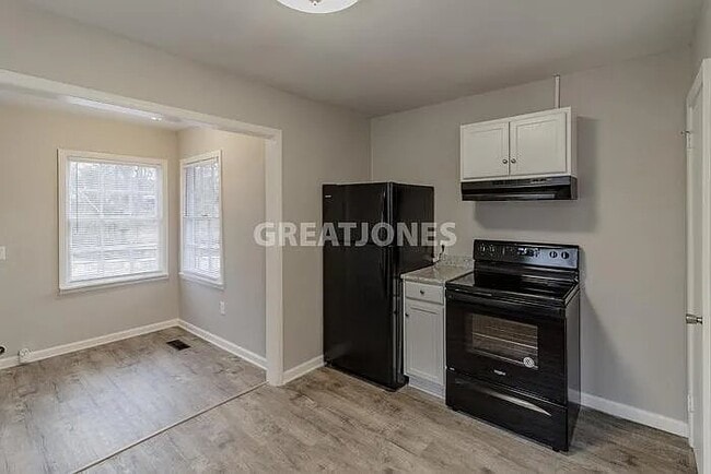 201 Ridgewood Ave in Fairfield, AL - Building Photo - Building Photo