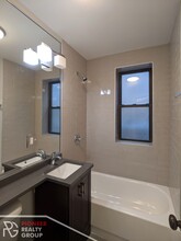 423 W Belden Ave, Unit B106 in Chicago, IL - Building Photo - Building Photo