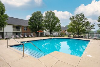 Alexander Court in Reynoldsburg, OH - Foto de edificio - Building Photo