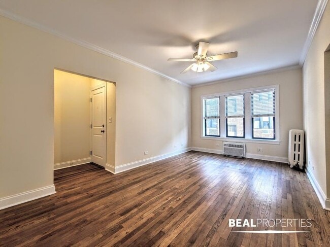 property at 750 W Addison St