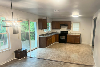 1011 Ave Of Pines in Macon, GA - Building Photo - Building Photo