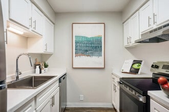 Canoan Village in Albuquerque, NM - Foto de edificio - Building Photo