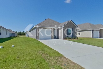 14225 War Admiral Ave in Denham Springs, LA - Building Photo - Building Photo
