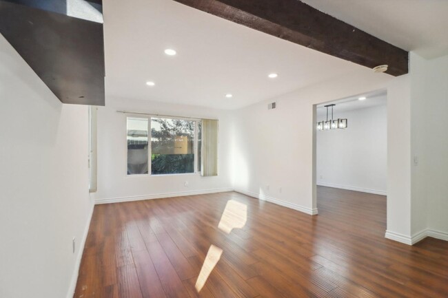 12316 Runnymede St in Los Angeles, CA - Building Photo - Building Photo