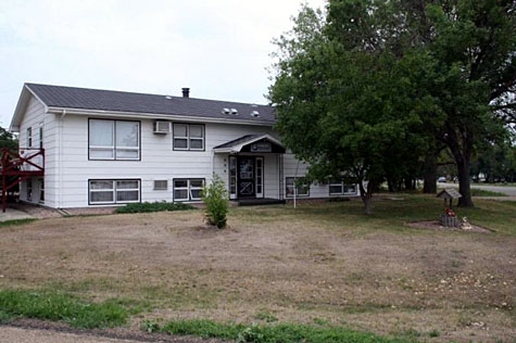 606 Main Ave in Cresbard, SD - Foto de edificio