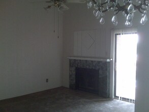 2227 Madison Dr in Arlington, TX - Building Photo - Building Photo