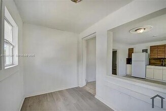 1030 18th St in West Palm Beach, FL - Foto de edificio - Building Photo