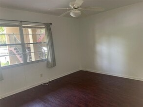 12850 SW 4th Ct, Unit 103I in Pembroke Pines, FL - Foto de edificio - Building Photo