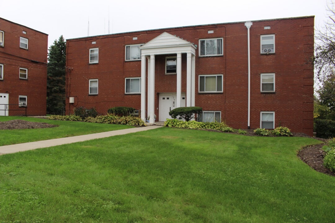 William Penn Heights in Pittsburgh, PA - Building Photo