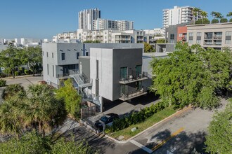 Taho Flagler Townhomes in Fort Lauderdale, FL - Building Photo - Building Photo