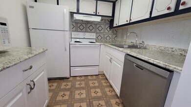 122 Hastings H in West Palm Beach, FL - Building Photo - Building Photo