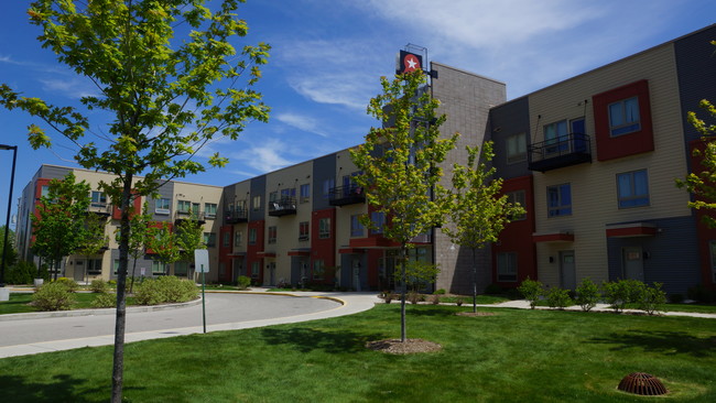 National Ave Lofts in Milwaukee, WI - Foto de edificio - Building Photo