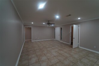 5110 Michael Dr in Houston, TX - Building Photo - Building Photo