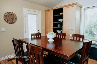 9722 Buttonwood Cir in Sandy, UT - Building Photo - Building Photo