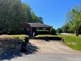 1161 Northlake Dr in Auburn, AL - Building Photo