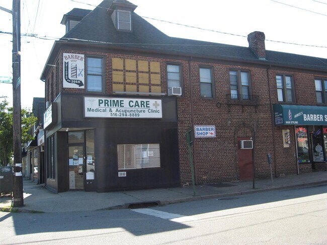 266 Jericho Turnpike-Unit -Back in Mineola, NY - Foto de edificio - Building Photo