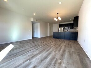 5827 Carlton Way, Unit 302 in Los Angeles, CA - Building Photo - Building Photo