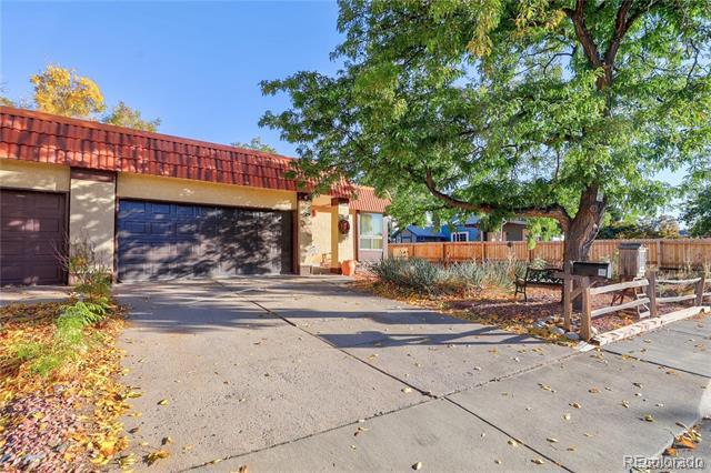 1494 S Salem Way in Aurora, CO - Building Photo