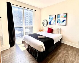 277 Front St W, Unit SI ID1376721P in Toronto, ON - Building Photo - Building Photo