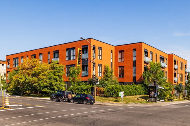 3311 Saint-Joseph Boul E