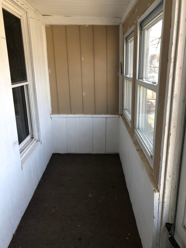 1906 10th St in Moline, IL - Building Photo - Building Photo