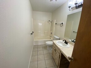 406 E Copper Ave-Unit -406 e. copper in Hobbs, NM - Foto de edificio - Building Photo