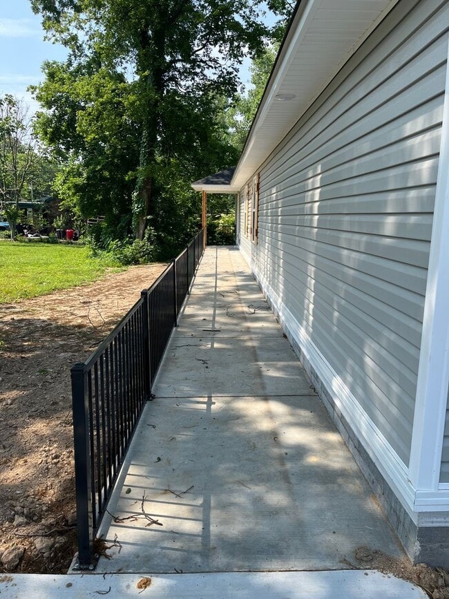 1718 Poplar St in Van Buren, AR - Building Photo - Building Photo