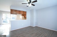 14717 Basingstoke Loop in Centreville, VA - Building Photo - Building Photo