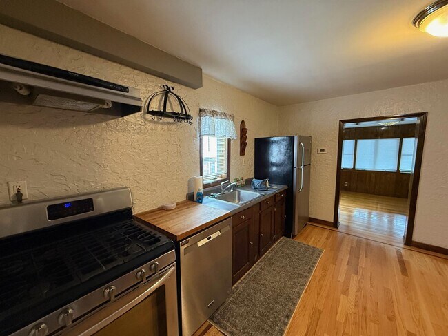 19 Pitman St in Somerville, MA - Building Photo - Building Photo
