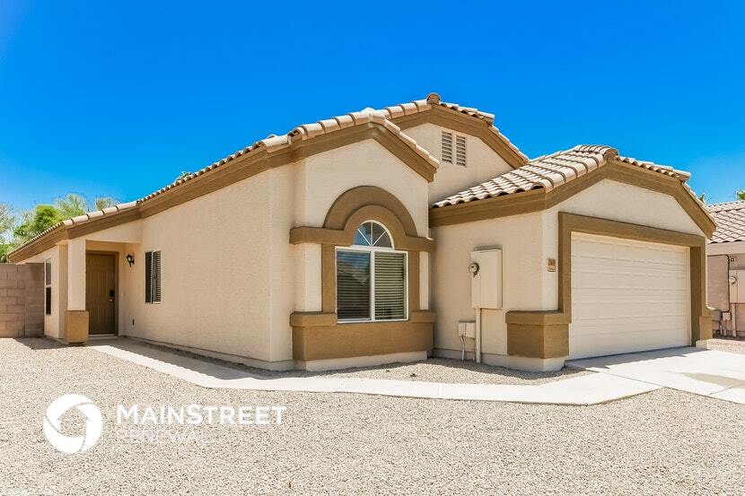 18335 N 111th Dr in Surprise, AZ - Building Photo