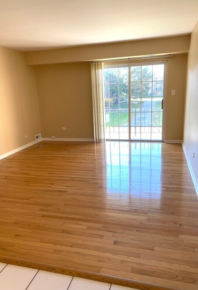 1519 N Windsor Dr in Arlington Heights, IL - Building Photo - Building Photo