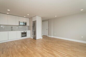 336 Harvard St, Unit 4 in Cambridge, MA - Foto de edificio - Building Photo