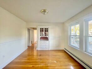 122 Warren St in Medford, MA - Building Photo - Building Photo