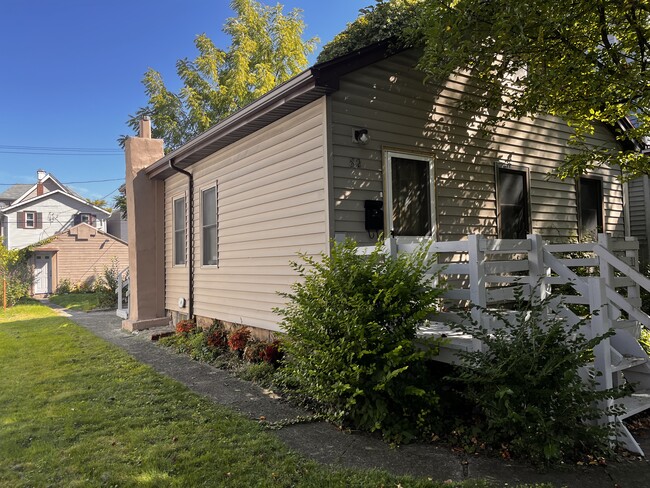 property at 82 Richmond St