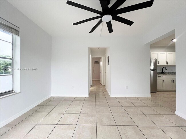 5990 NE 4th Ct in Miami, FL - Building Photo - Building Photo