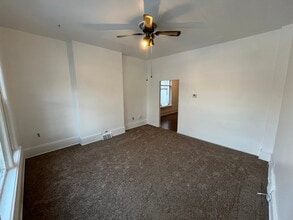 3027 W Mount Vernon Ave, Unit 3027 in Milwaukee, WI - Building Photo - Building Photo