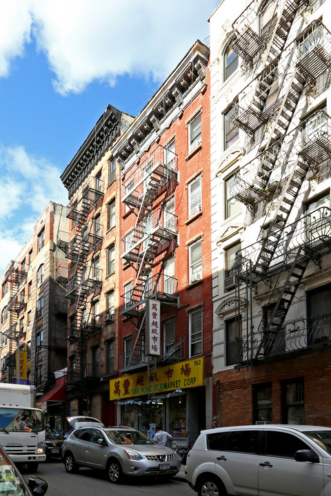 162 Mott St in New York, NY - Building Photo