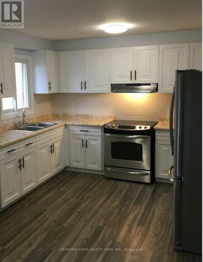 43 Quaker Ridge Rd in Vaughan, ON - Building Photo - Building Photo