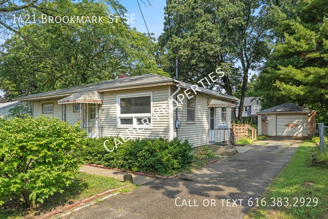 1421 Brookmark St SE in Kentwood, MI - Building Photo - Building Photo