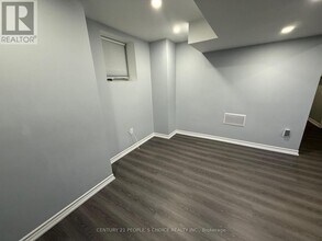 2 Dufay Rd in Brampton, ON - Building Photo - Building Photo