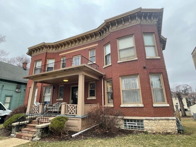 property at 472 E Chicago St