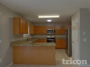 4621 Ross Lanier Ln in Kissimmee, FL - Foto de edificio - Building Photo