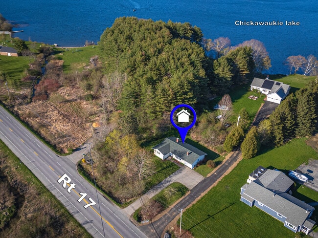 133 Lake View Dr in Rockland, ME - Foto de edificio - Building Photo