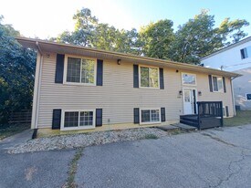 1332 Knollwood Ave in Kalamazoo, MI - Building Photo