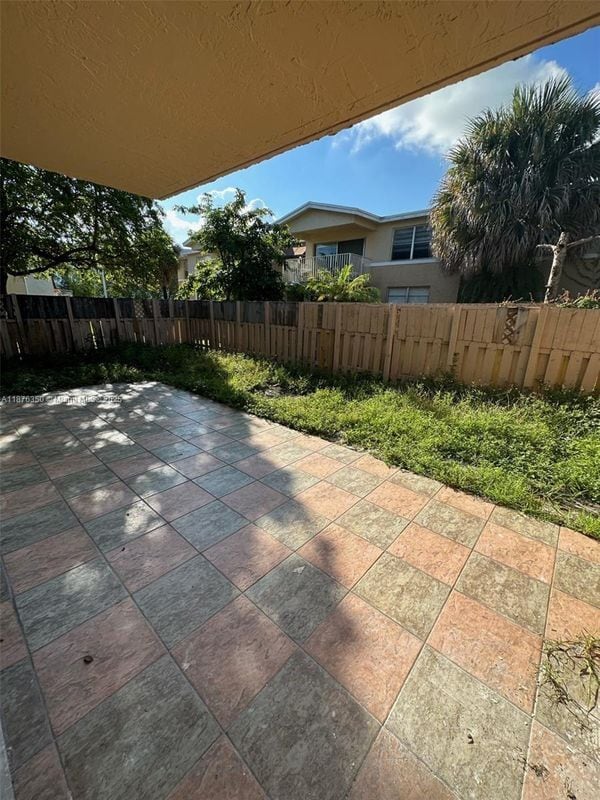 4174 NW 79th Ave in Doral, FL - Foto de edificio - Building Photo