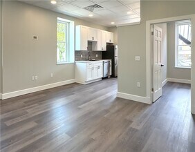 422 Walnut St, Unit 1 in Sewickley, PA - Building Photo - Building Photo