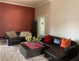 1214 Remington Ct in College Station, TX - Building Photo