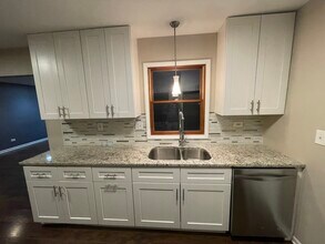 140 Meadowbrook Ln in Lake Zurich, IL - Building Photo - Building Photo