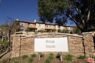 382 East Hilltop Way in Thousand Oaks, CA - Building Photo