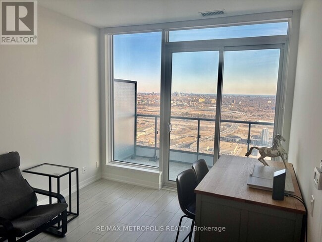 property at 5 Buttermill Ave.